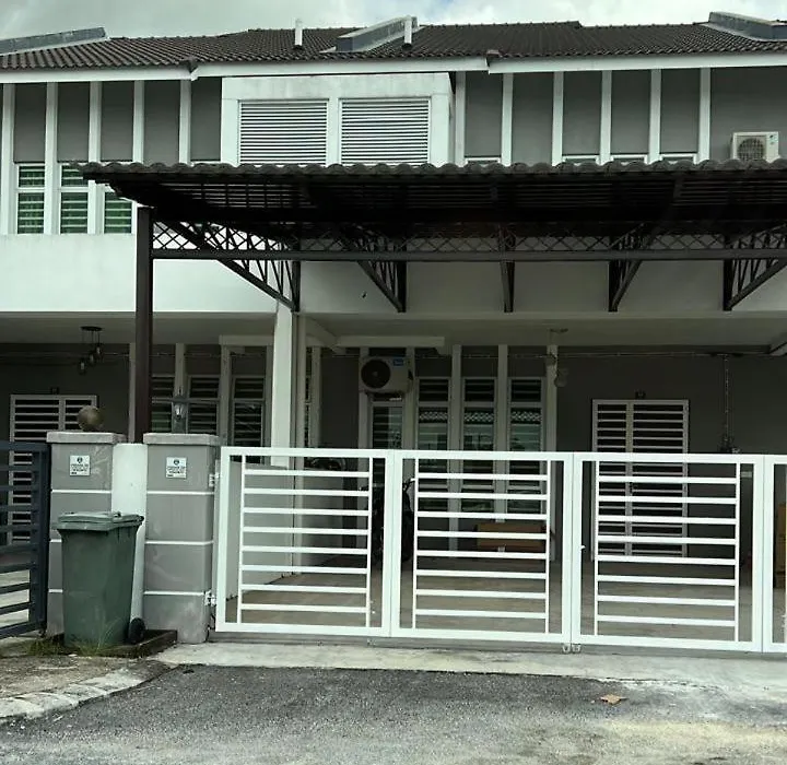 Homestay Kenyalang-1